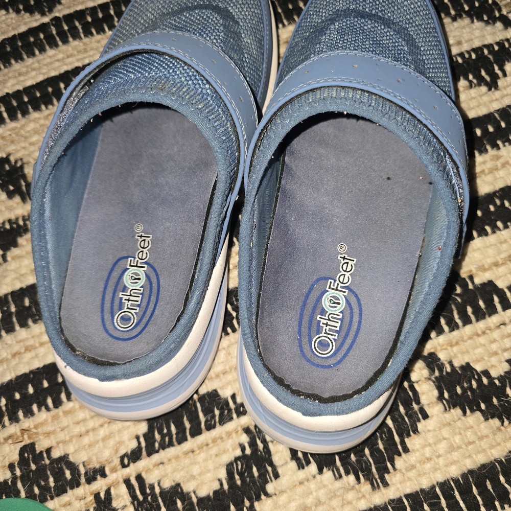 Stretch slip-ons with adjustable fit for pressure-free - Picture 4 of 7